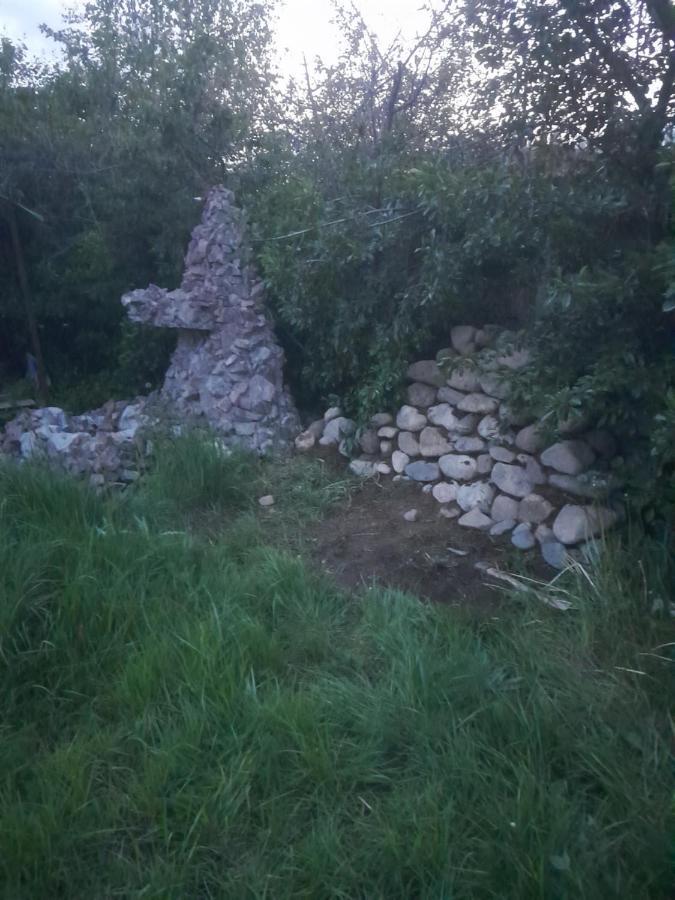 Waterfall In The Yard Karakol Esterno foto